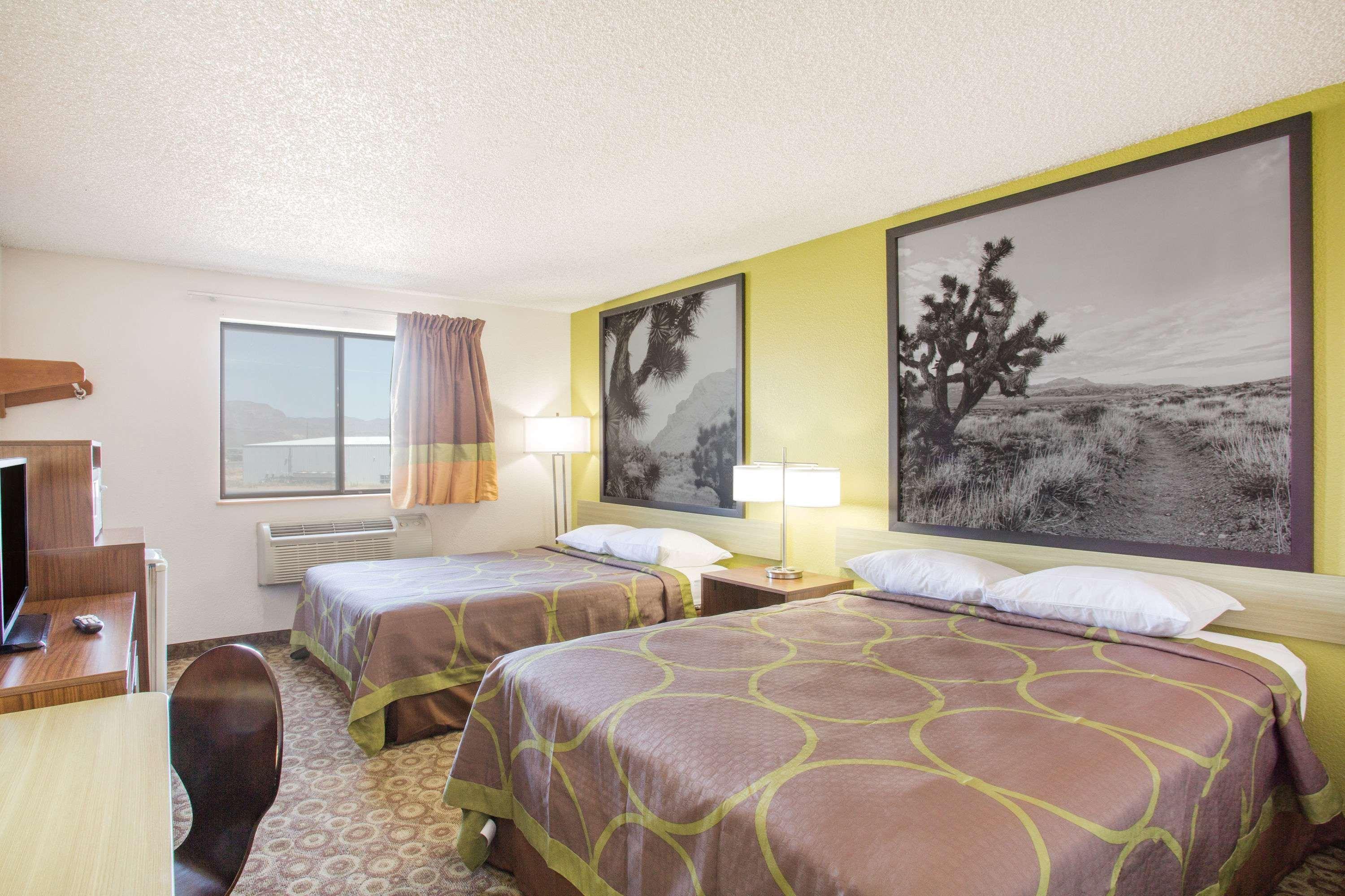 Super 8 By Wyndham Kingman Hotel Exterior foto
