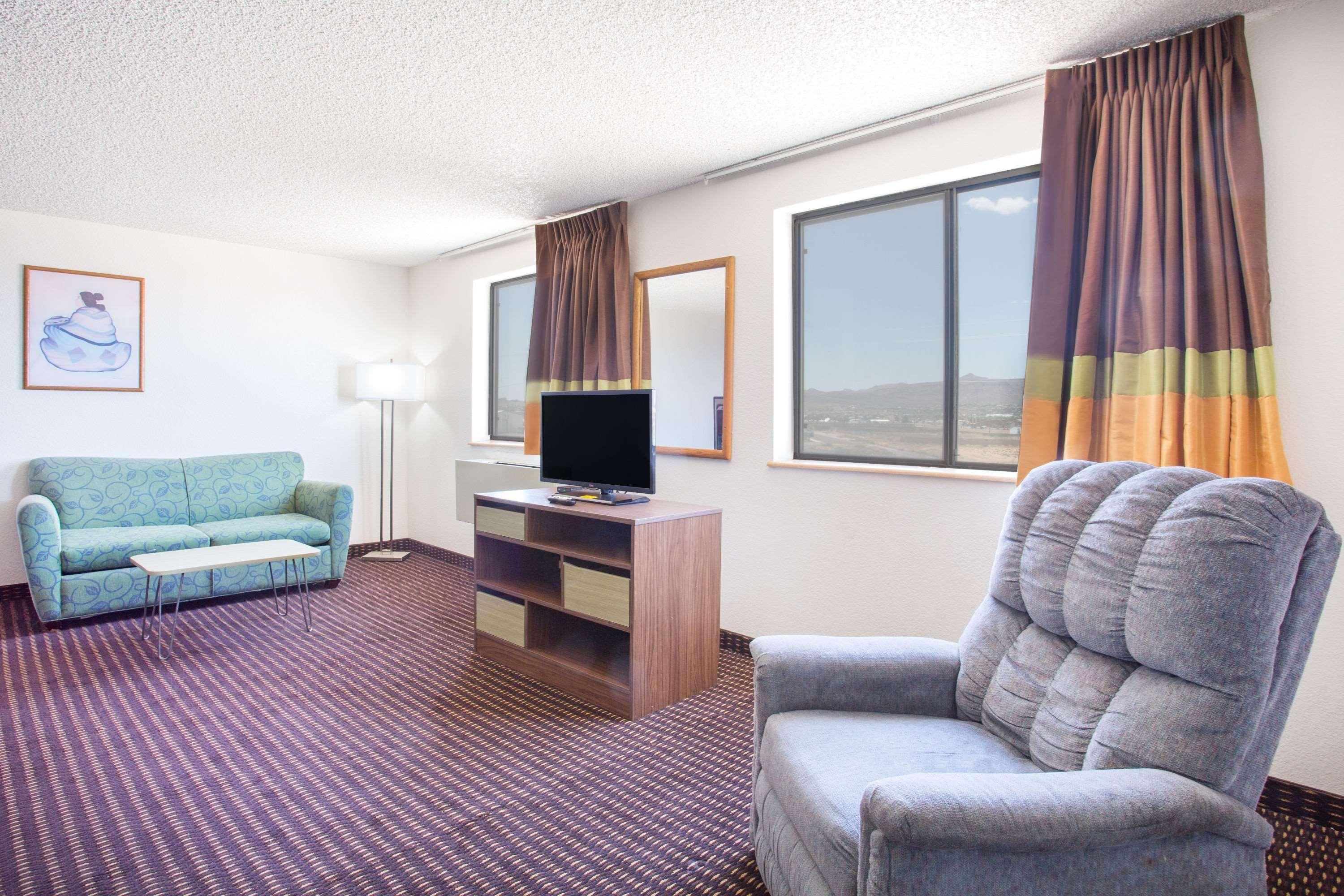 Super 8 By Wyndham Kingman Hotel Exterior foto