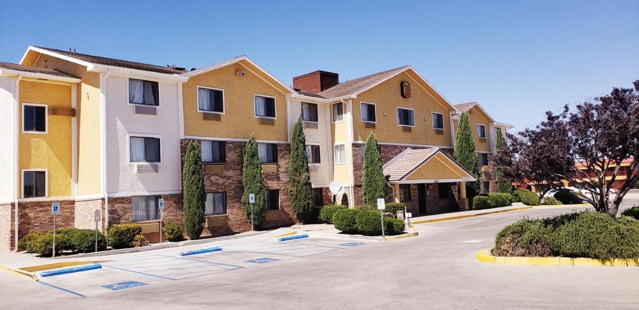 Super 8 By Wyndham Kingman Hotel Exterior foto